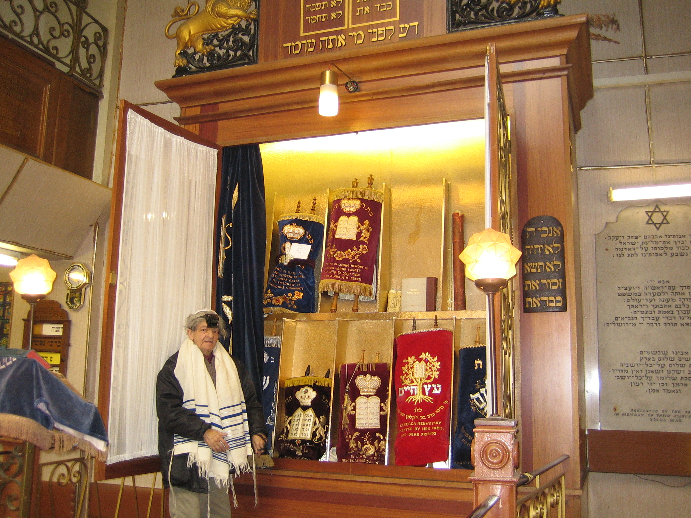 Open Ark at Fieldgate Street synagogue