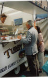 Tubby Isaacs jellied eel stal, Middlesex St (petticoat Lane) Not Kosher!