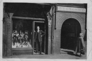 Carver's Shoe Shop, Hessel Street